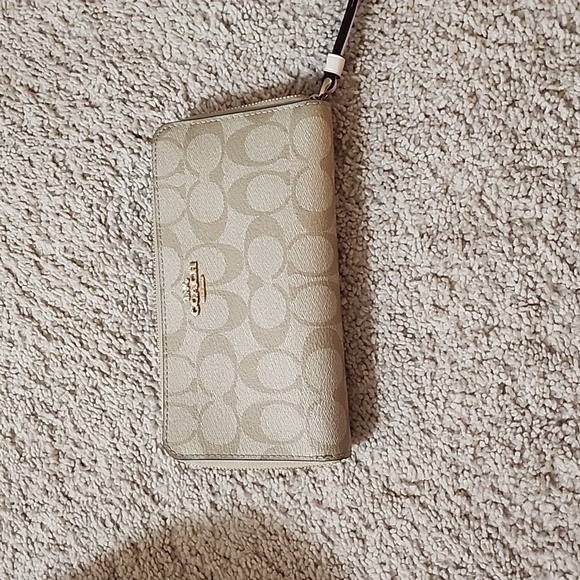 Coach purse and wallet - Picture 3 of 4